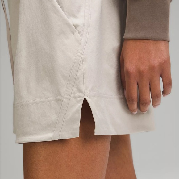 Lululemon Cinchable Waist High Rise Woven Short - Picture 4 of 6